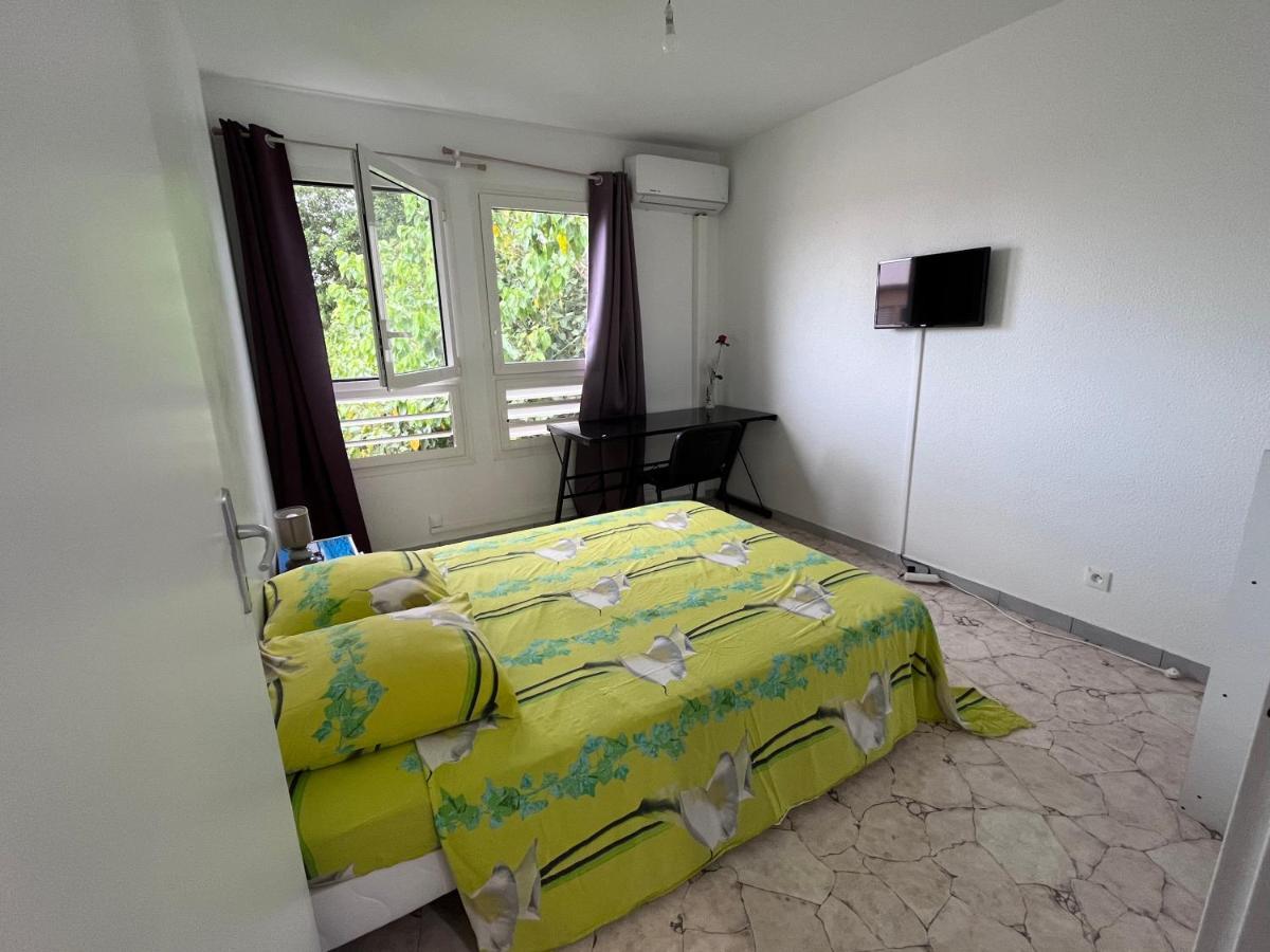 Chambre Chez L'Habitant A 5Mn De L'Aeroport Les Abymes Exterior foto