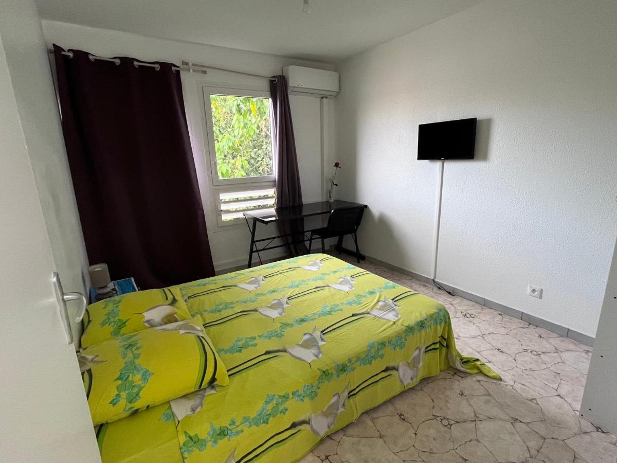 Chambre Chez L'Habitant A 5Mn De L'Aeroport Les Abymes Exterior foto