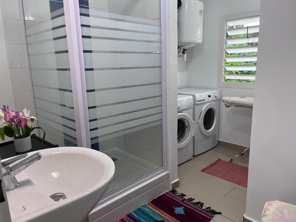 Chambre Chez L'Habitant A 5Mn De L'Aeroport Les Abymes Exterior foto